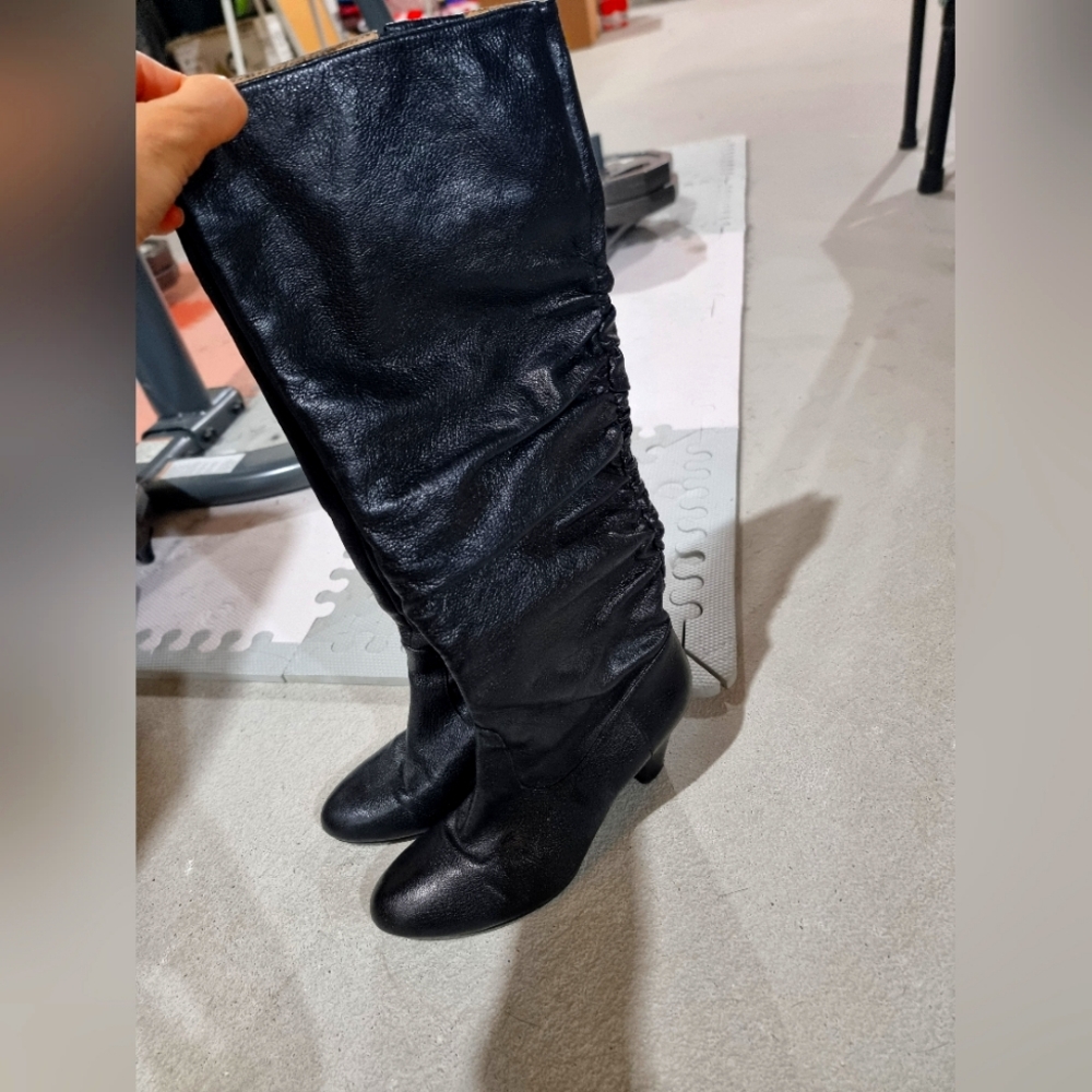 Nine west boots size 7